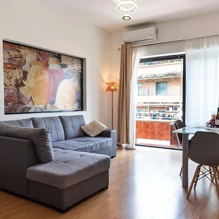 Apartment Merulana S.peter Rome