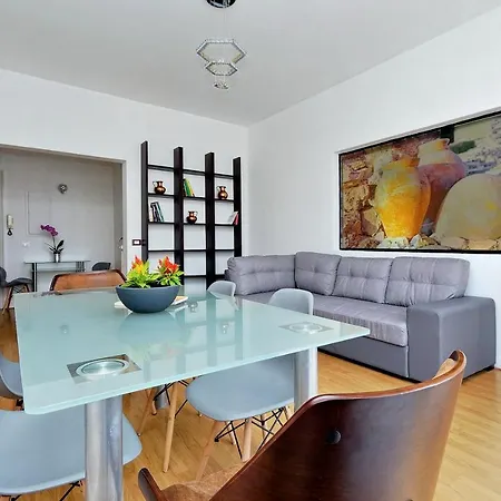 Apartment Merulana S.peter